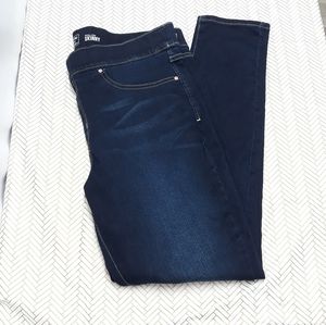 Levi Women's Totally Shaping Pull-on Skinny Jeans